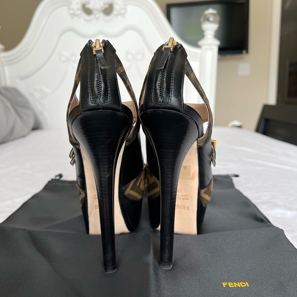 Fendi Cutout Pump Tobacco Nero - Picture 3 of 6